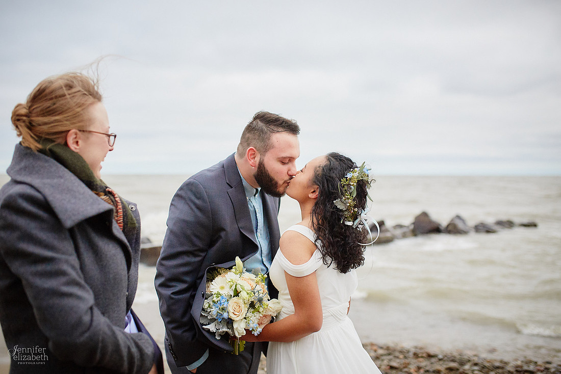 Amy & Steve: Elopement at The Lakehouse Inn at Geneva-on-the-Lake
