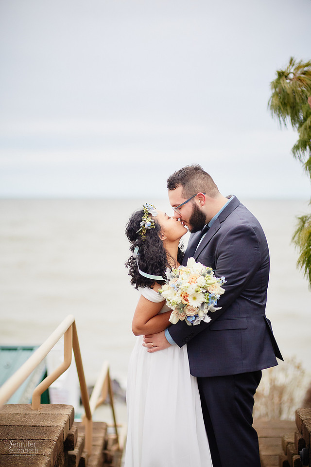 Amy & Steve: Elopement at The Lakehouse Inn at Geneva-on-the-Lake