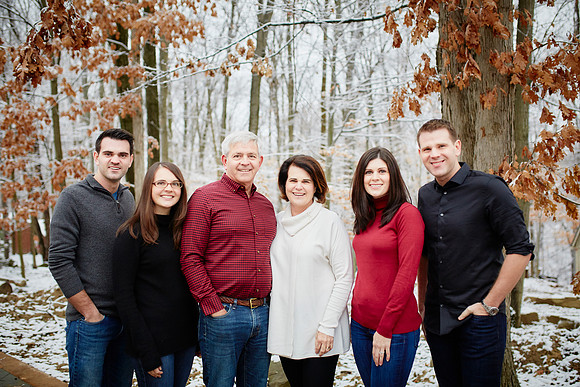 The T Family: Holiday Portrait Session in Walton Hills, Ohio