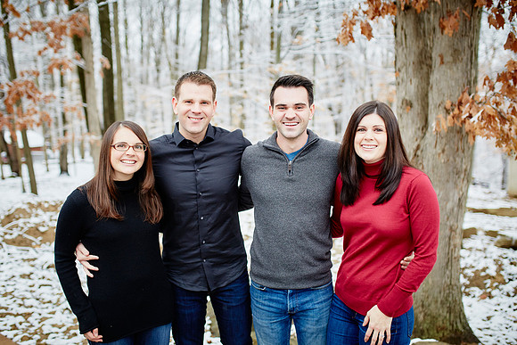 The T Family: Holiday Portrait Session in Walton Hills, Ohio