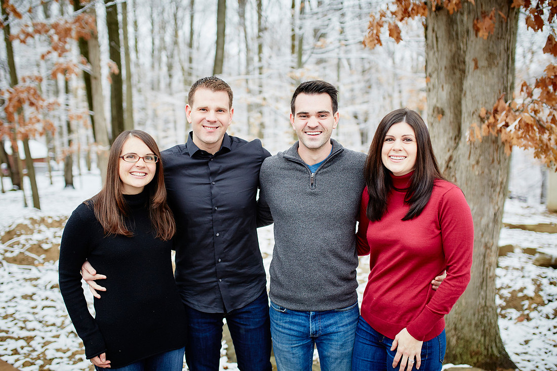 The T Family: Holiday Portrait Session in Walton Hills, Ohio