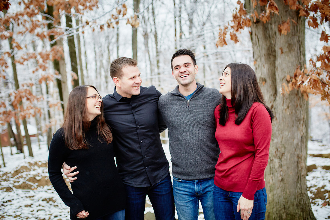 The T Family: Holiday Portrait Session in Walton Hills, Ohio