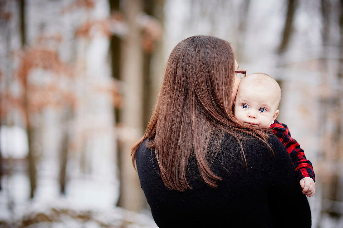 The T Family: Holiday Portrait Session in Walton Hills, Ohio