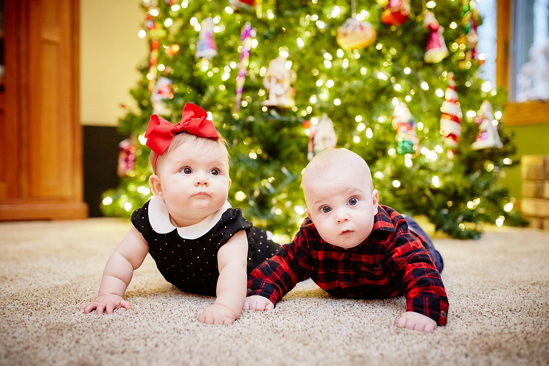The T Family: Holiday Portrait Session in Walton Hills, Ohio