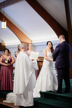 Jenna & Thomas: Wedding at Tall Oaks Event Complex in Kirtland