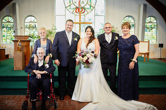 Jenna & Thomas: Wedding at Tall Oaks Event Complex in Kirtland
