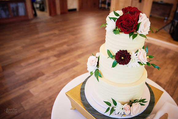 Jenna & Thomas: Wedding at Tall Oaks Event Complex in Kirtland