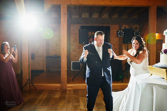 Jenna & Thomas: Wedding at Tall Oaks Event Complex in Kirtland