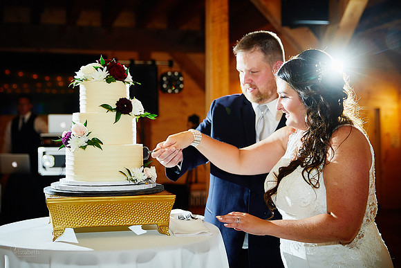 Jenna & Thomas: Wedding at Tall Oaks Event Complex in Kirtland