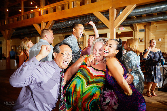Jenna & Thomas: Wedding at Tall Oaks Event Complex in Kirtland