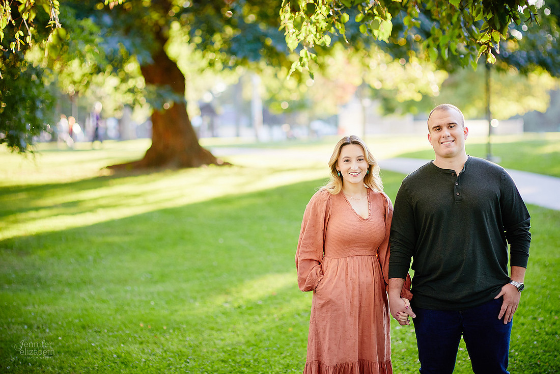 Savannah & Nick: Engagement Session at Lakewood Park