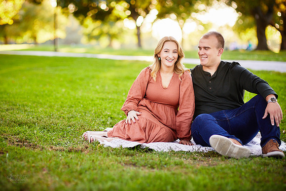Savannah & Nick: Engagement Session at Lakewood Park