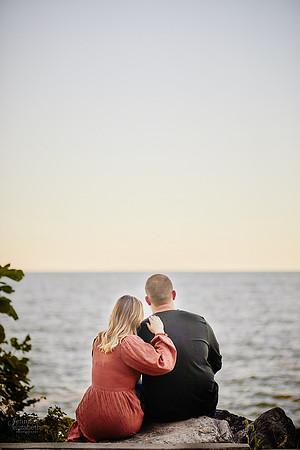 Savannah & Nick: Engagement Session at Lakewood Park