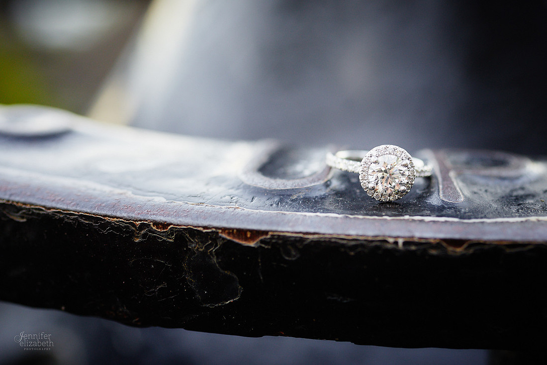 Savannah & Nick: Engagement Session at Lakewood Park