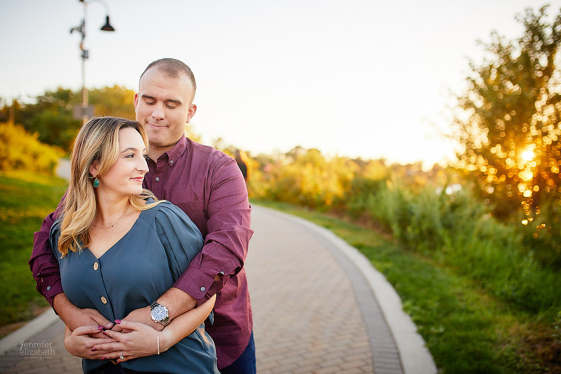 Savannah & Nick: Engagement Session at Lakewood Park