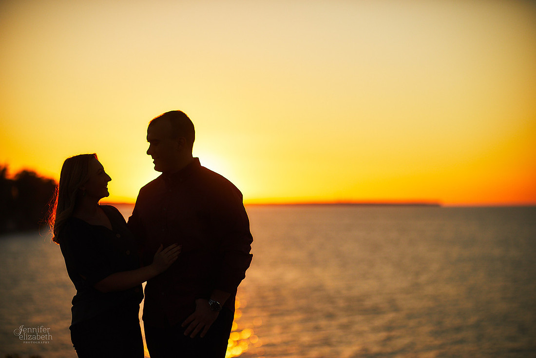 Savannah & Nick: Engagement Session at Lakewood Park