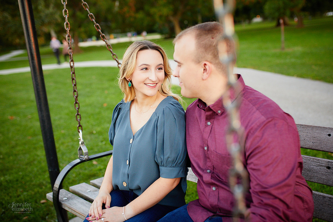 Savannah & Nick: Engagement Session at Lakewood Park