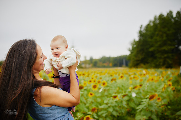 Sunflower Field Mini Sessions at Maria's Field of Hope