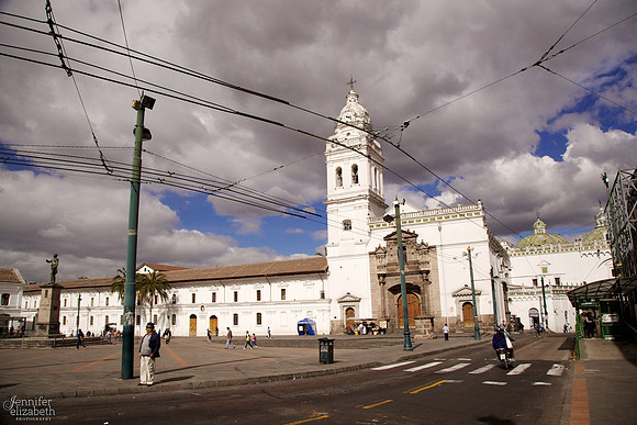 Iglesia de Santo Domingo: Quito, Ecuador