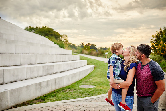 The V Family: Portrait Session at Lakewood Park in Cleveland