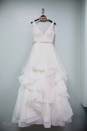 Laura & Ryan: Wedding at Olney Gallery and Tremont Cityside Ballroom in Cleveland