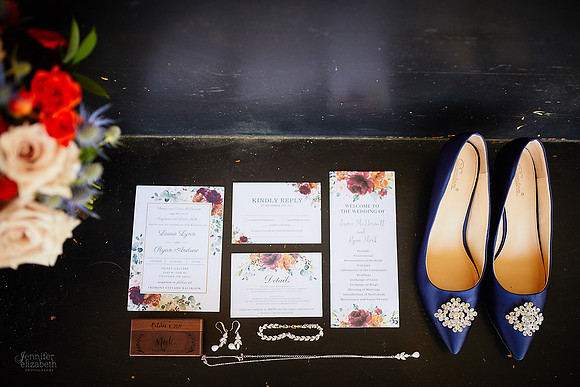 Laura & Ryan: Wedding at Olney Gallery and Tremont Cityside Ballroom in Cleveland