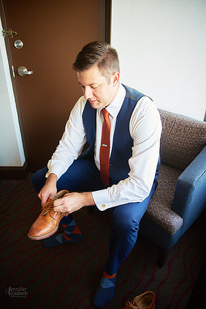 Laura & Ryan: Wedding at Olney Gallery and Tremont Cityside Ballroom in Cleveland