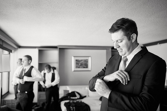 Laura & Ryan: Wedding at Olney Gallery and Tremont Cityside Ballroom in Cleveland