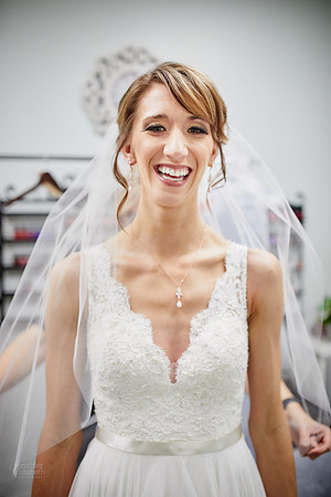 Laura & Ryan: Wedding at Olney Gallery and Tremont Cityside Ballroom in Cleveland