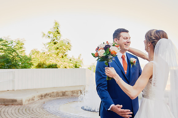 Laura & Ryan: Wedding at Olney Gallery and Tremont Cityside Ballroom in Cleveland