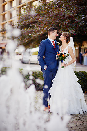 Laura & Ryan: Wedding at Olney Gallery and Tremont Cityside Ballroom in Cleveland