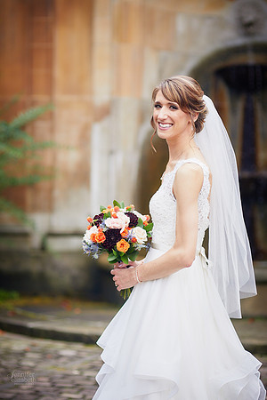 Laura & Ryan: Wedding at Olney Gallery and Tremont Cityside Ballroom in Cleveland