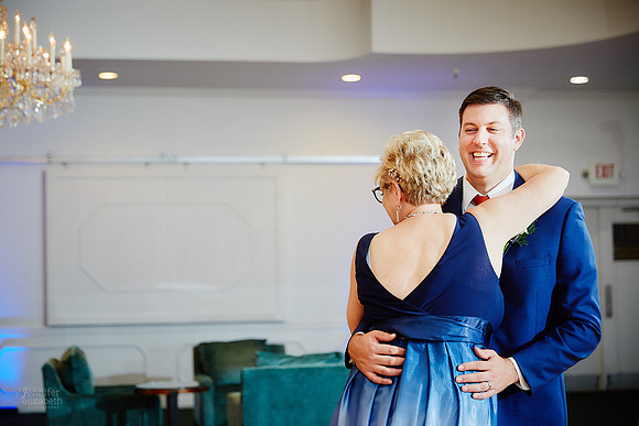 Laura & Ryan: Wedding at Olney Gallery and Tremont Cityside Ballroom in Cleveland