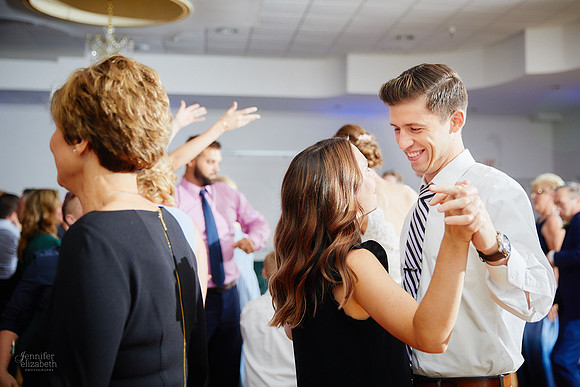 Laura & Ryan: Wedding at Olney Gallery and Tremont Cityside Ballroom in Cleveland
