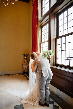 Miriam & Derrick: Downtown Cleveland Wedding at The Union Club