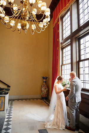 Miriam & Derrick: Downtown Cleveland Wedding at The Union Club