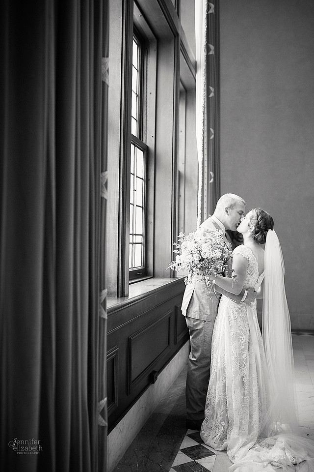 Miriam & Derrick: Downtown Cleveland Wedding at The Union Club