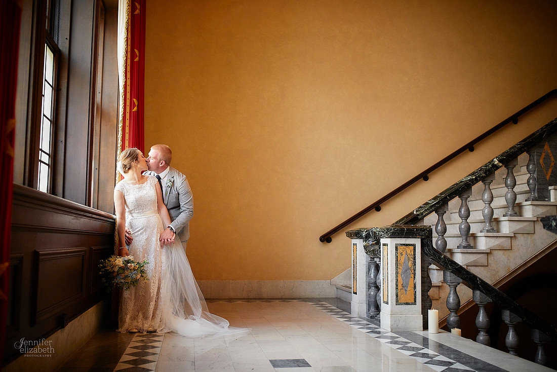 Miriam & Derrick: Downtown Cleveland Wedding at The Union Club
