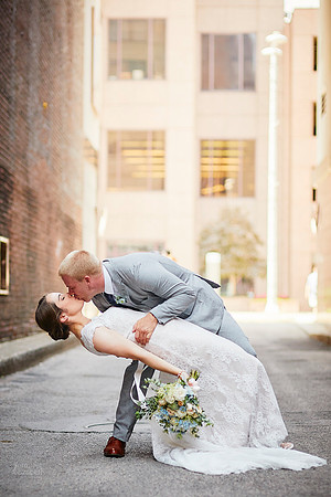 Miriam & Derrick: Downtown Cleveland Wedding at The Union Club