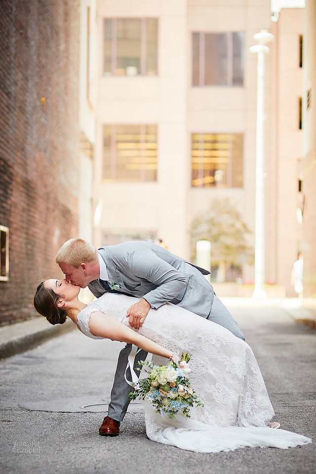 Miriam & Derrick: Downtown Cleveland Wedding at The Union Club