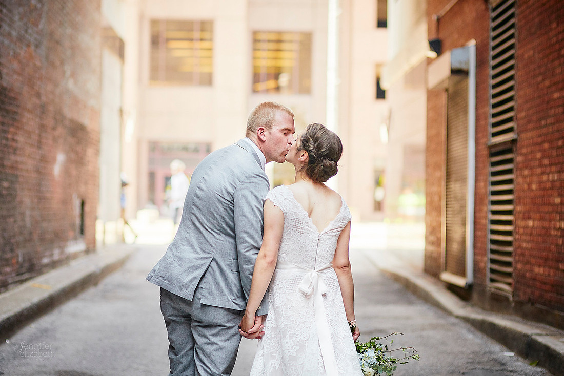 Miriam & Derrick: Downtown Cleveland Wedding at The Union Club