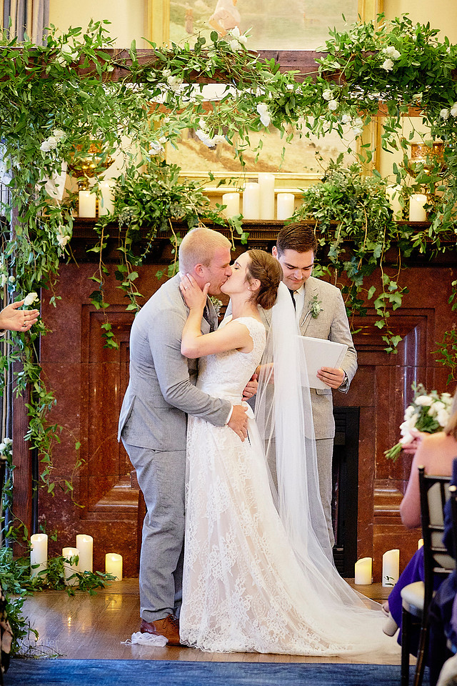 Miriam & Derrick: Downtown Cleveland Wedding at The Union Club