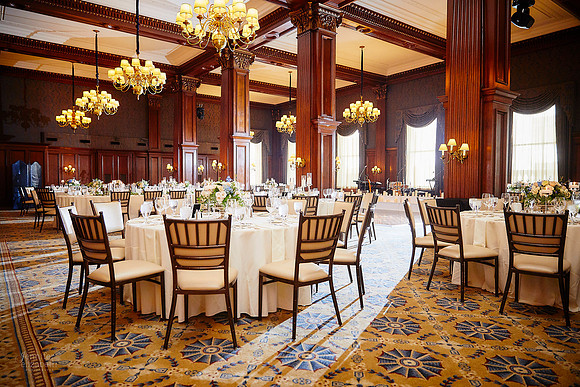 Miriam & Derrick: Downtown Cleveland Wedding at The Union Club