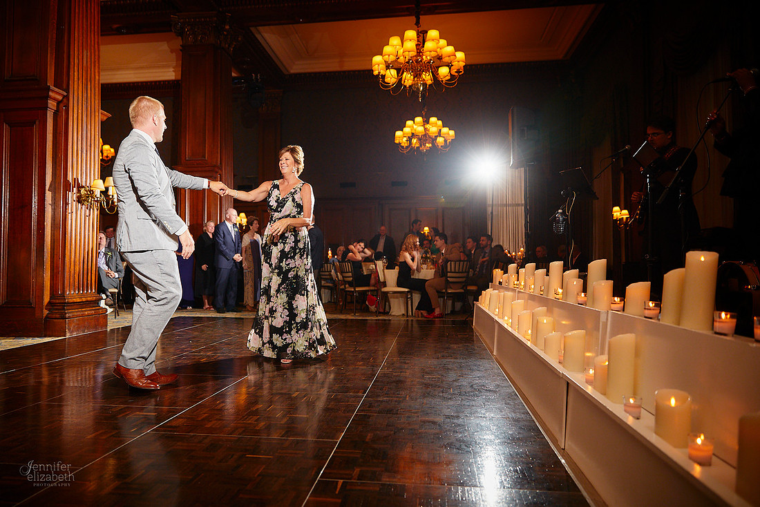 Miriam & Derrick: Downtown Cleveland Wedding at The Union Club