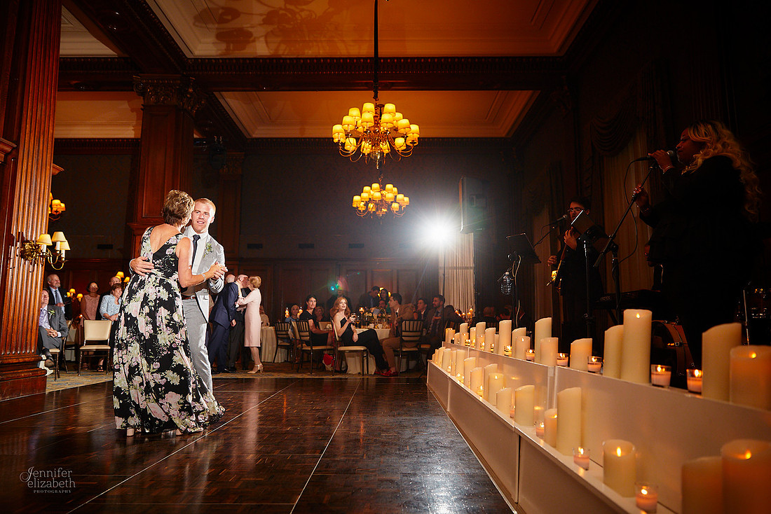 Miriam & Derrick: Downtown Cleveland Wedding at The Union Club