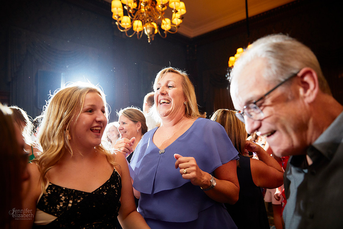 Miriam & Derrick: Downtown Cleveland Wedding at The Union Club