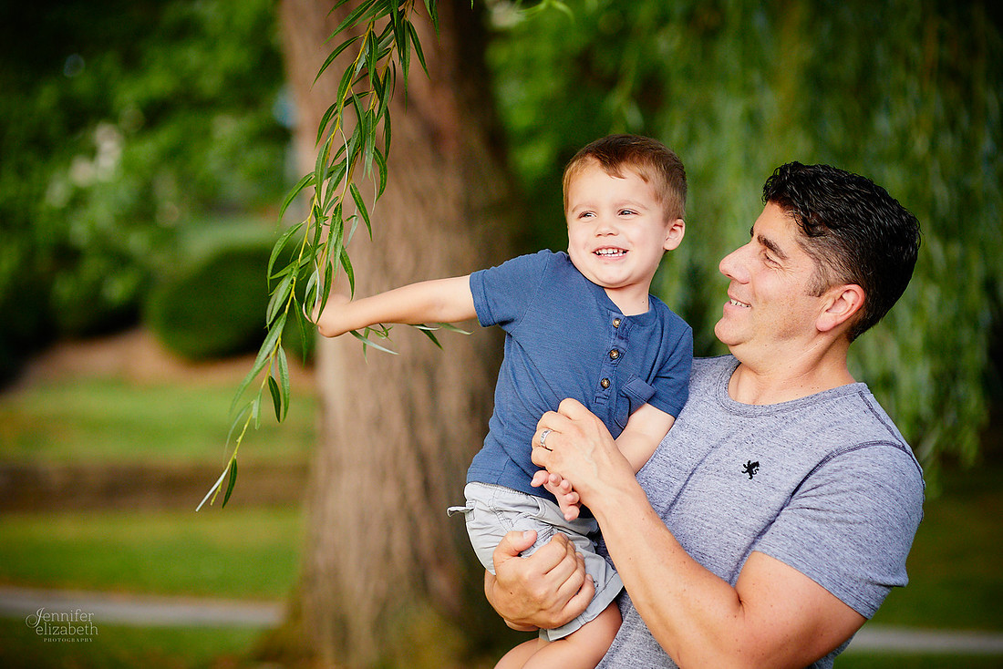The V Family: Portrait Session at Wade Lagoon and the Cleveland Museum of Art