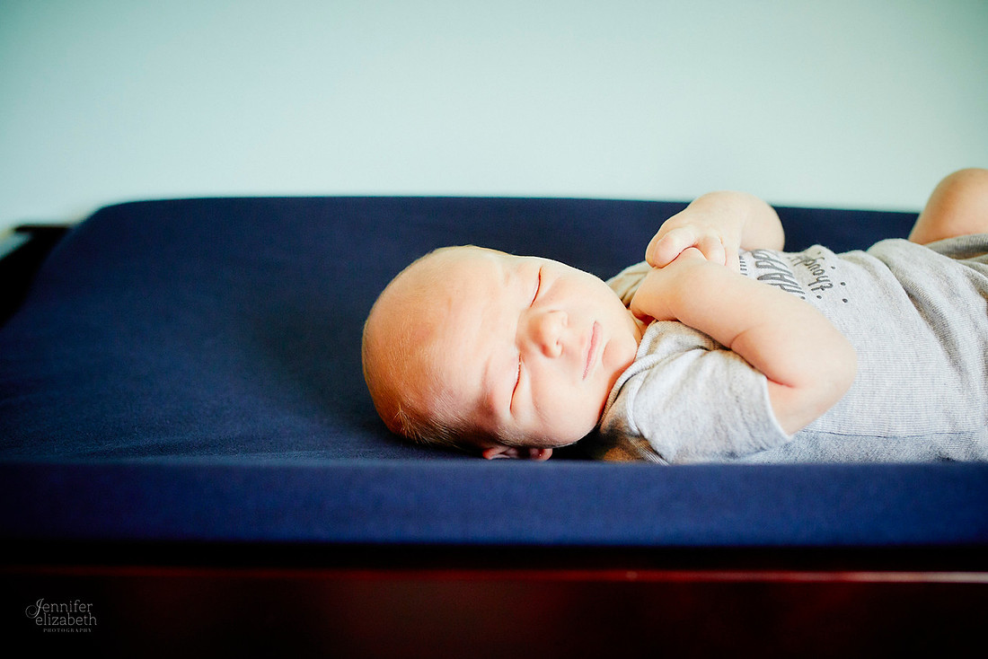 Baby Nolan: Lifestyle Newborn Session in Walton Hills, Ohio