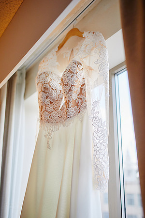 Allison & Taylor: Downtown Cleveland Wedding at Lake Affect Studios
