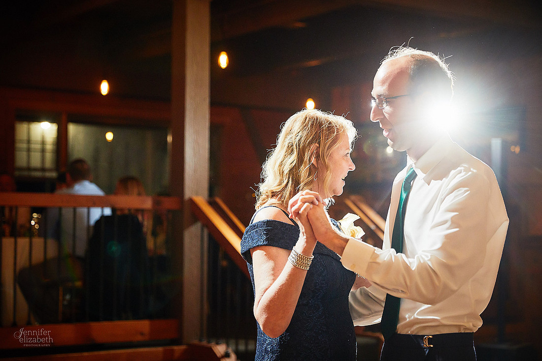 Melissa & Justin: Wedding at Mapleside Farms in Brunwick